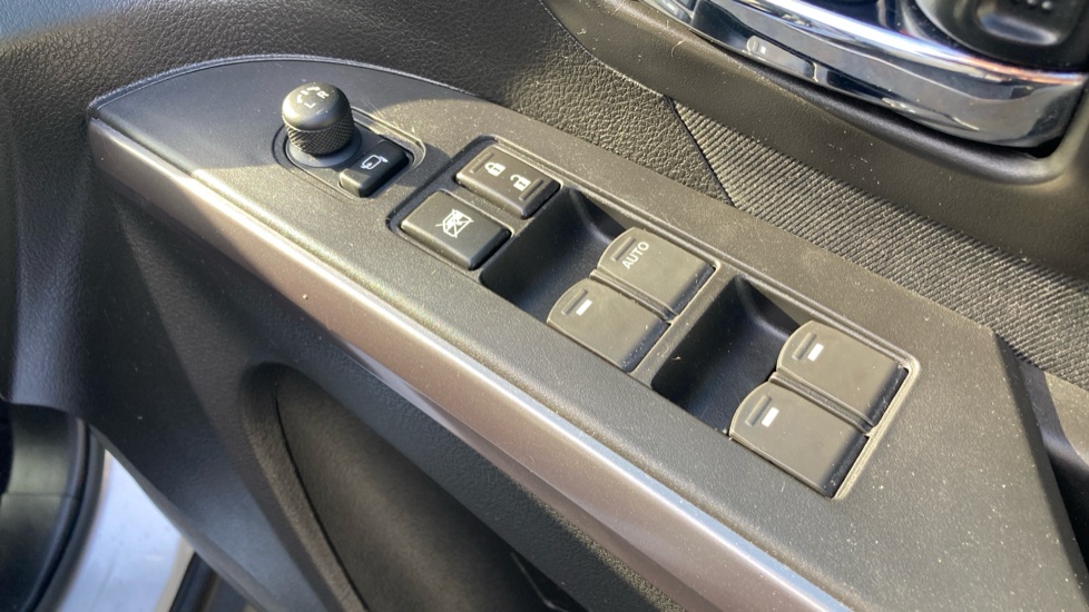 Suzuki S-Cross 1.4 Boosterjet 48V Hybrid Motion 5dr Petrol Hatchback - Image 30