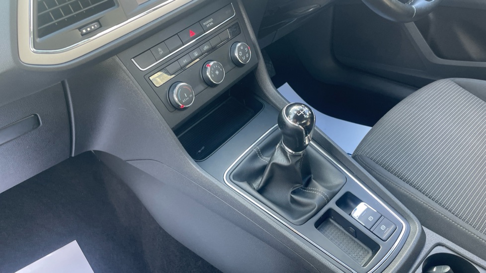 SEAT Leon 1.2 TSI SE Technology 5dr Petrol Hatchback - Image 13