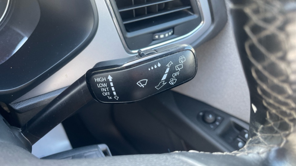 SEAT Leon 1.2 TSI SE Technology 5dr Petrol Hatchback - Image 34