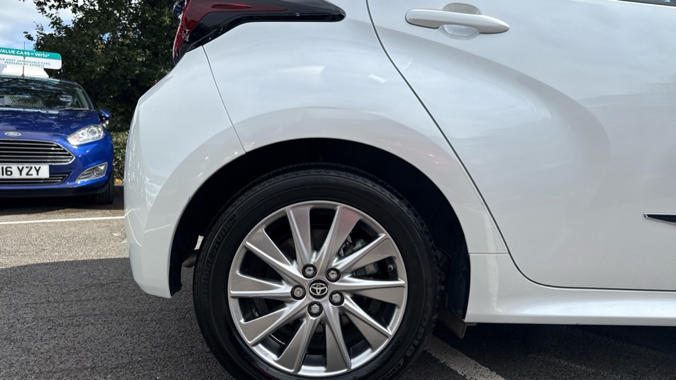 Toyota Yaris 1.5 Hybrid Icon 5dr CVT Hybrid Hatchback - Image 7