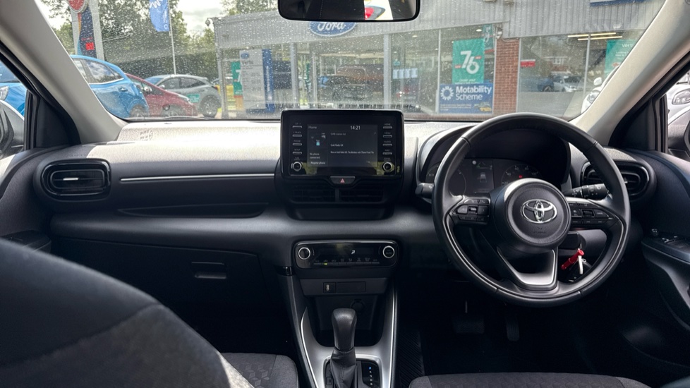Toyota Yaris 1.5 Hybrid Icon 5dr CVT Hybrid Hatchback - Image 10