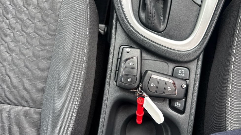 Toyota Yaris 1.5 Hybrid Icon 5dr CVT Hybrid Hatchback - Image 20