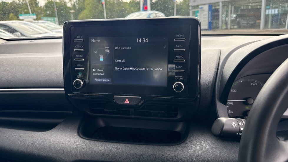 Toyota Yaris 1.5 Hybrid Icon 5dr CVT Hybrid Hatchback - Image 25