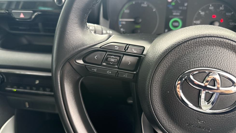 Toyota Yaris 1.5 Hybrid Icon 5dr CVT Hybrid Hatchback - Image 38