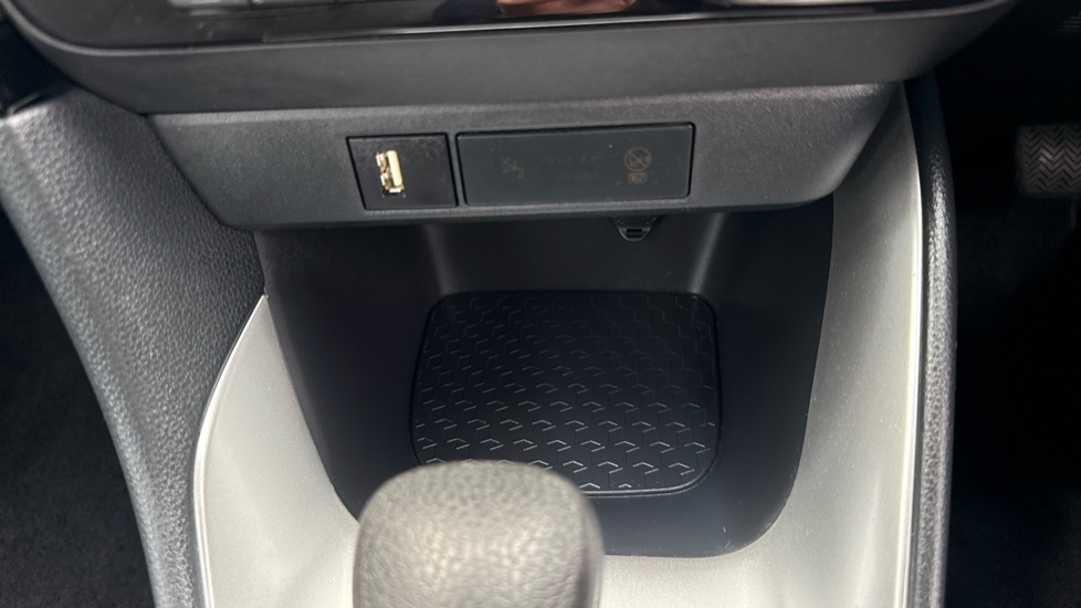 Toyota Yaris 1.5 Hybrid Icon 5dr CVT Hybrid Hatchback - Image 40