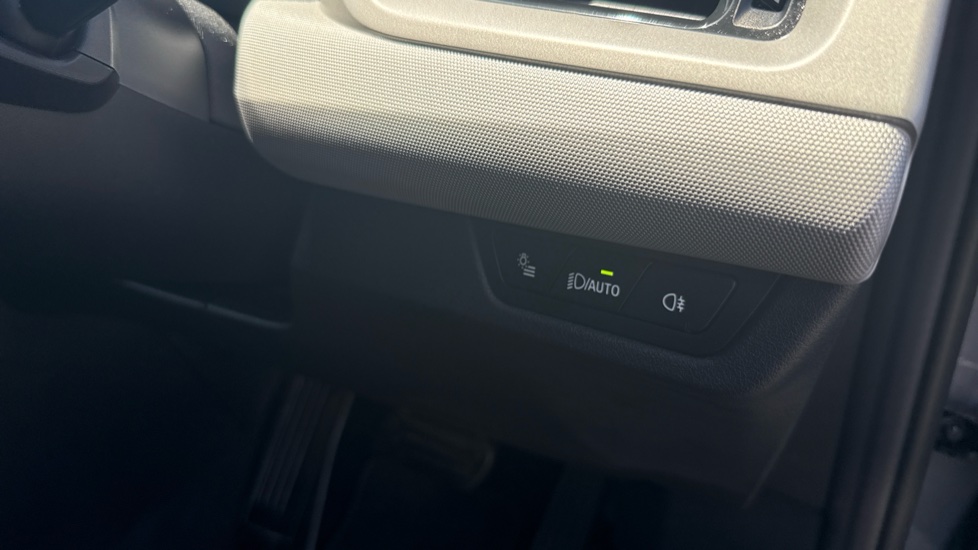 BMW 2 Series 225e xDrive Sport 5dr DCT Hatchback - Image 33