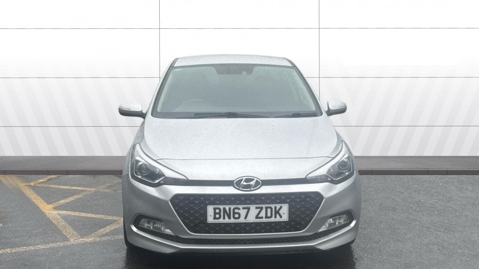 Hyundai i20 1.2 Premium Nav 5dr Petrol Hatchback - Image 3