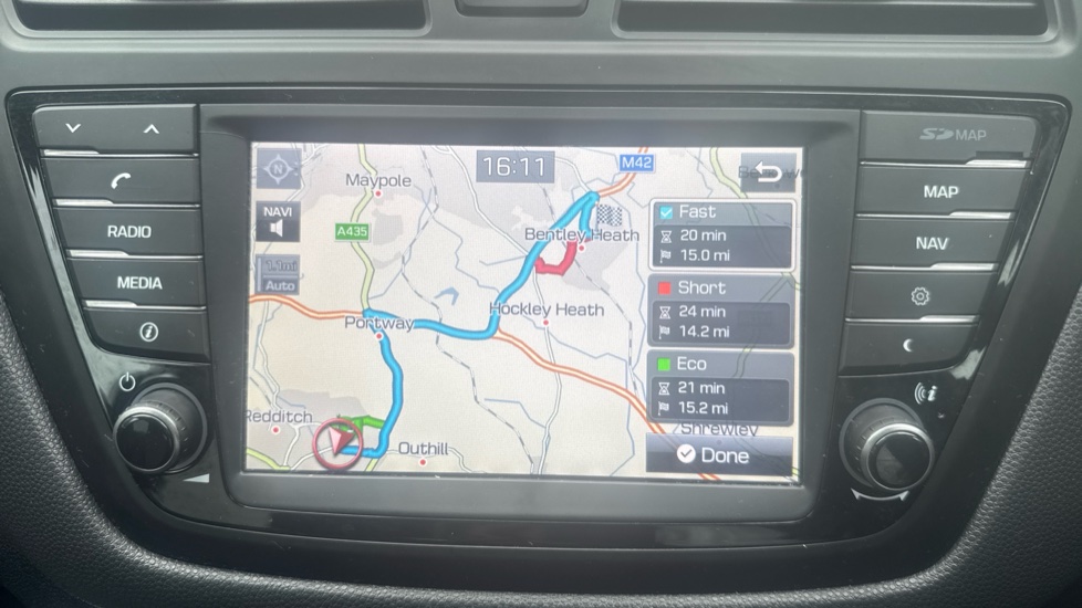 Hyundai i20 1.2 Premium Nav 5dr Petrol Hatchback - Image 12