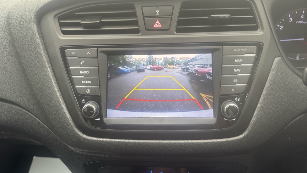 Hyundai i20 1.2 Premium Nav 5dr Petrol Hatchback - Image 24
