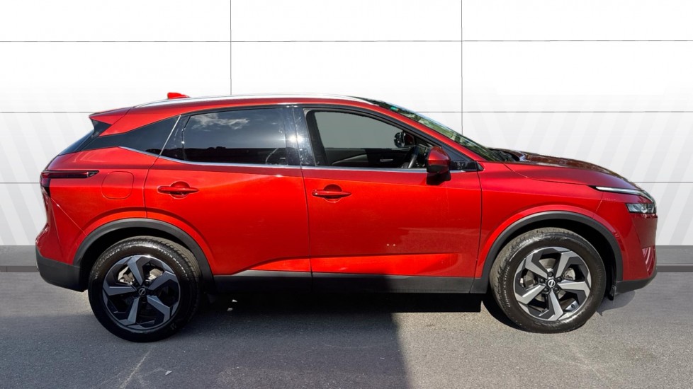 Nissan Qashqai 1.3 DiG-T MH N-Connecta 5dr Petrol Hatchback - Image 5