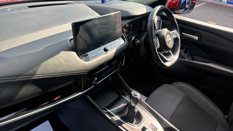 Nissan Qashqai 1.3 DiG-T MH N-Connecta 5dr Petrol Hatchback - Image 9