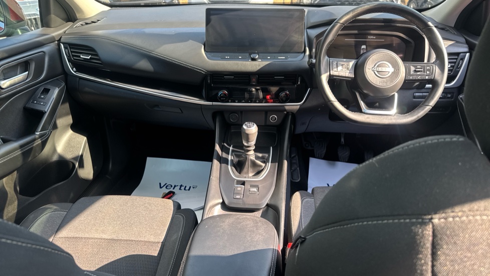 Nissan Qashqai 1.3 DiG-T MH N-Connecta 5dr Petrol Hatchback - Image 10