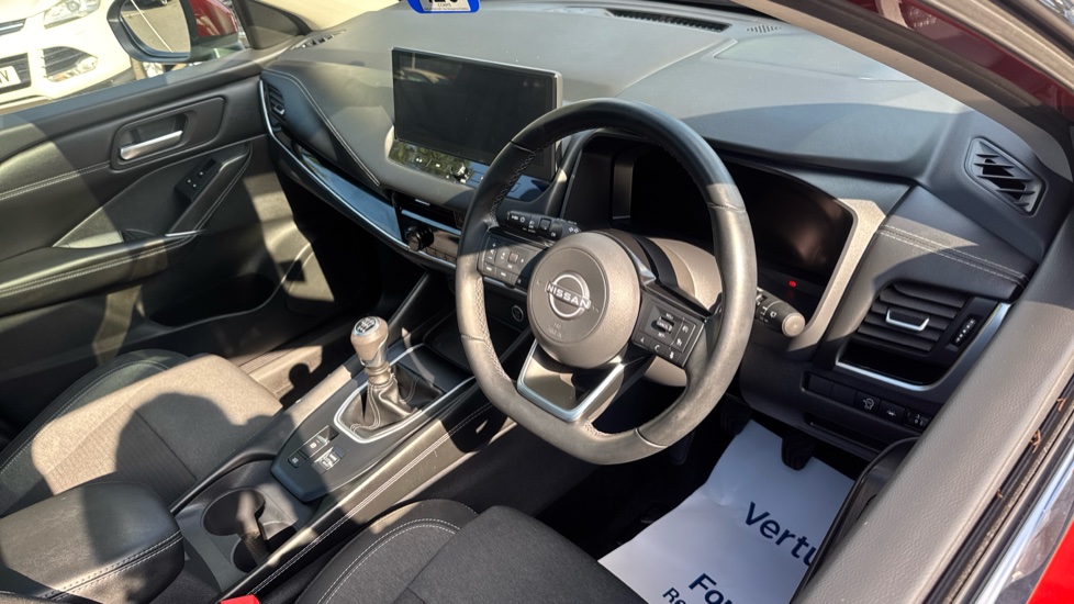 Nissan Qashqai 1.3 DiG-T MH N-Connecta 5dr Petrol Hatchback - Image 11
