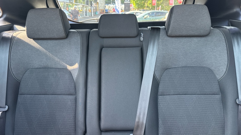 Nissan Qashqai 1.3 DiG-T MH N-Connecta 5dr Petrol Hatchback - Image 15
