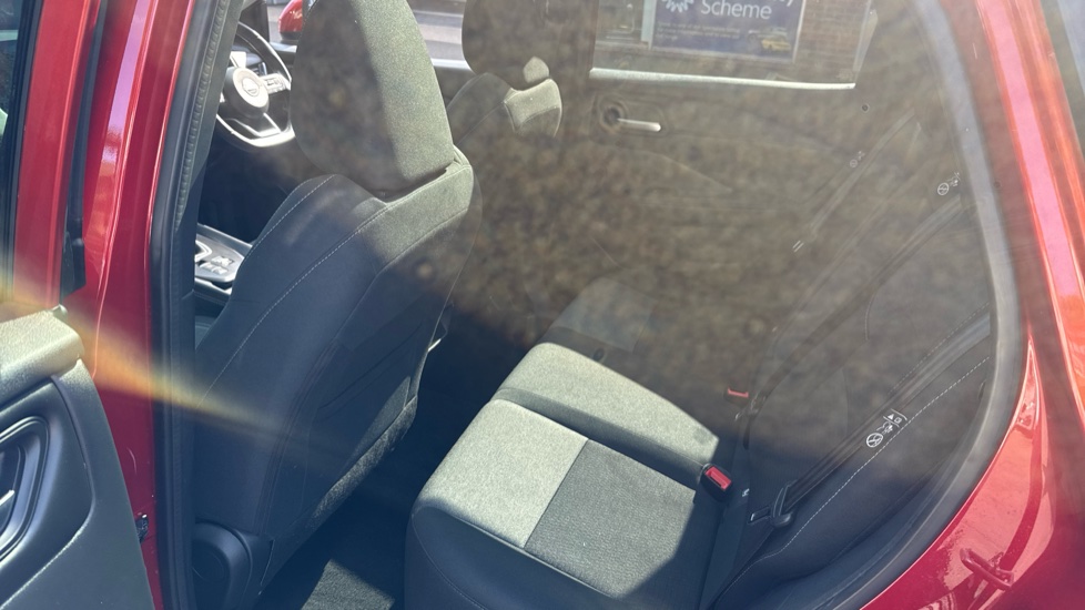 Nissan Qashqai 1.3 DiG-T MH N-Connecta 5dr Petrol Hatchback - Image 16