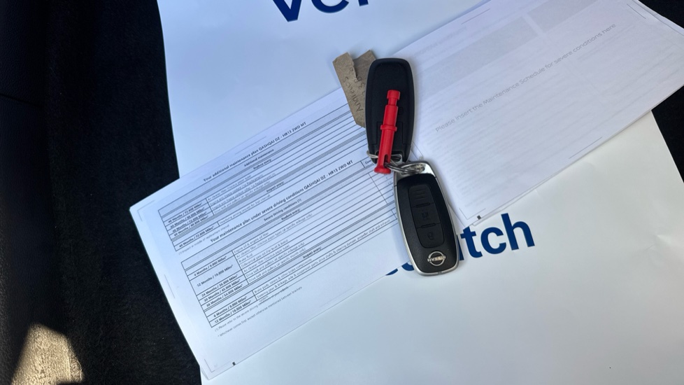 Nissan Qashqai 1.3 DiG-T MH N-Connecta 5dr Petrol Hatchback - Image 19