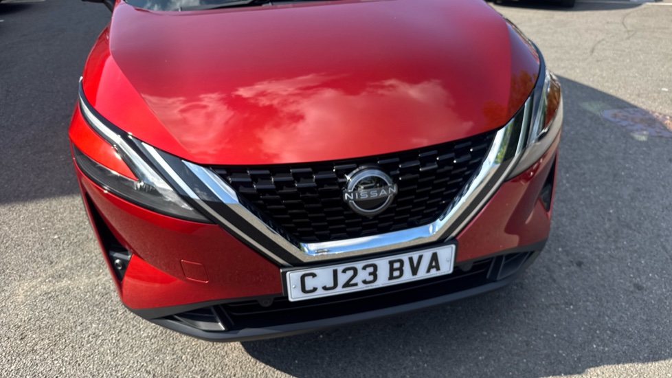 Nissan Qashqai 1.3 DiG-T MH N-Connecta 5dr Petrol Hatchback - Image 25