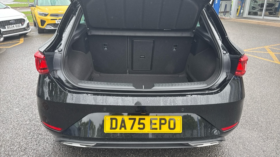 SEAT Leon 1.5 TSI 150 FR Black Edition 5dr [DAP] Petrol Hatchback - Image 4
