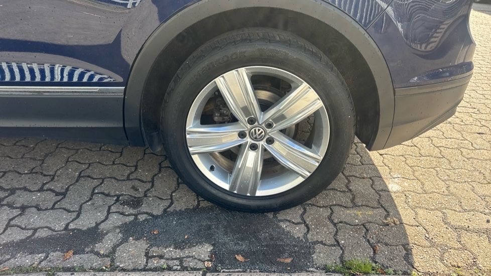 Volkswagen Tiguan 1.5 TSi EVO 150 Match 5dr Petrol Estate - Image 29