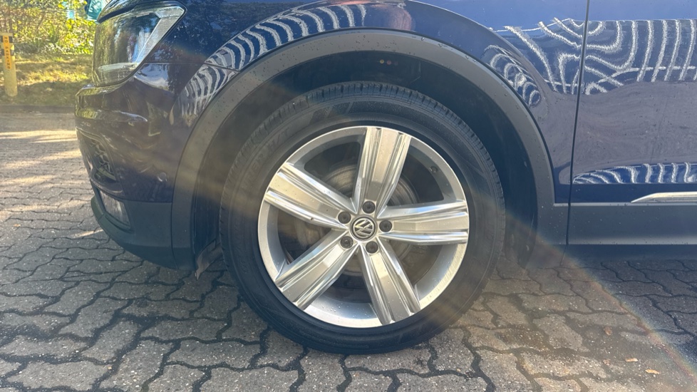 Volkswagen Tiguan 1.5 TSi EVO 150 Match 5dr Petrol Estate - Image 31