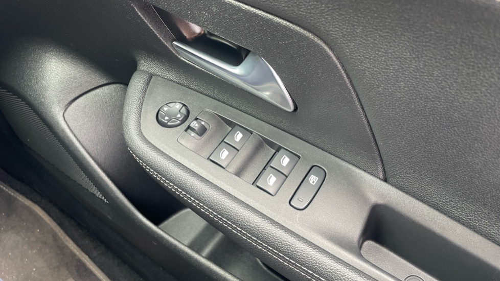 Vauxhall Mokka 1.2 Turbo 136 Ultimate 5dr Petrol Hatchback - Image 38