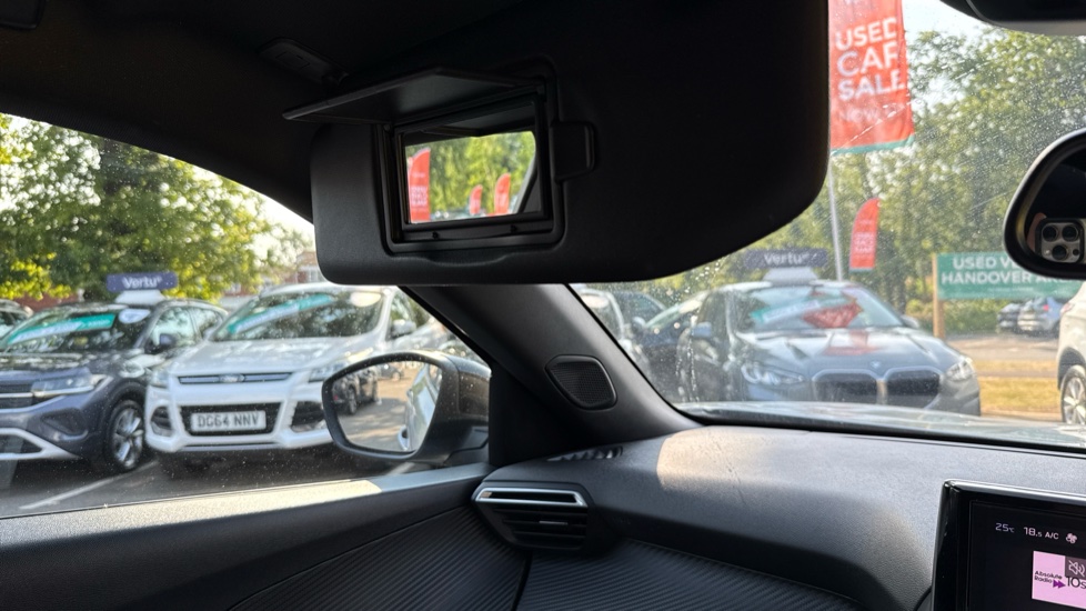 Peugeot 2008 1.2 PureTech 130 Allure 5dr Petrol Estate - Image 31