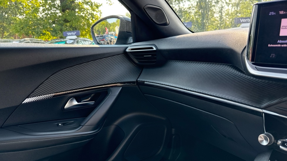 Peugeot 2008 1.2 PureTech 130 Allure 5dr Petrol Estate - Image 36