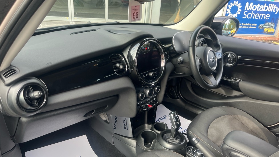 MINI Cooper 1.5 C Classic 5dr Auto Petrol Hatchback - Image 9