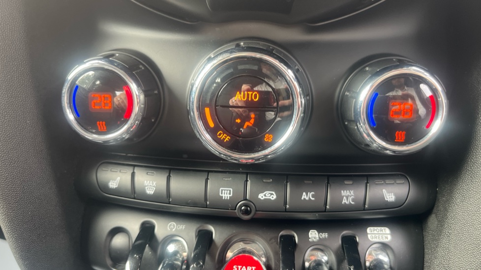 MINI Cooper 1.5 C Classic 5dr Auto Petrol Hatchback - Image 28