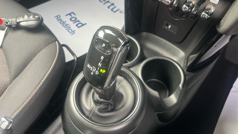 MINI Cooper 1.5 C Classic 5dr Auto Petrol Hatchback - Image 31