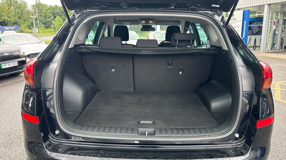 Hyundai TUCSON 1.6 GDi SE Nav 5dr 2WD Petrol Estate - Image 4