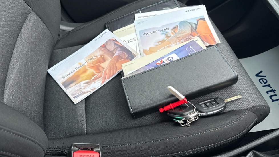 Hyundai TUCSON 1.6 GDi SE Nav 5dr 2WD Petrol Estate - Image 20