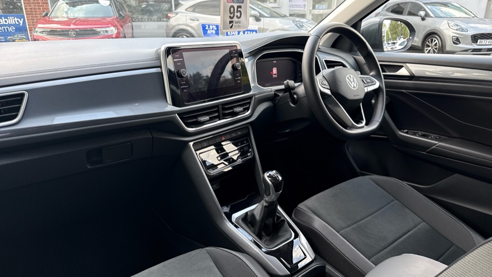 Volkswagen T-Roc 1.5 TSI Style 5dr Petrol Hatchback - Image 9