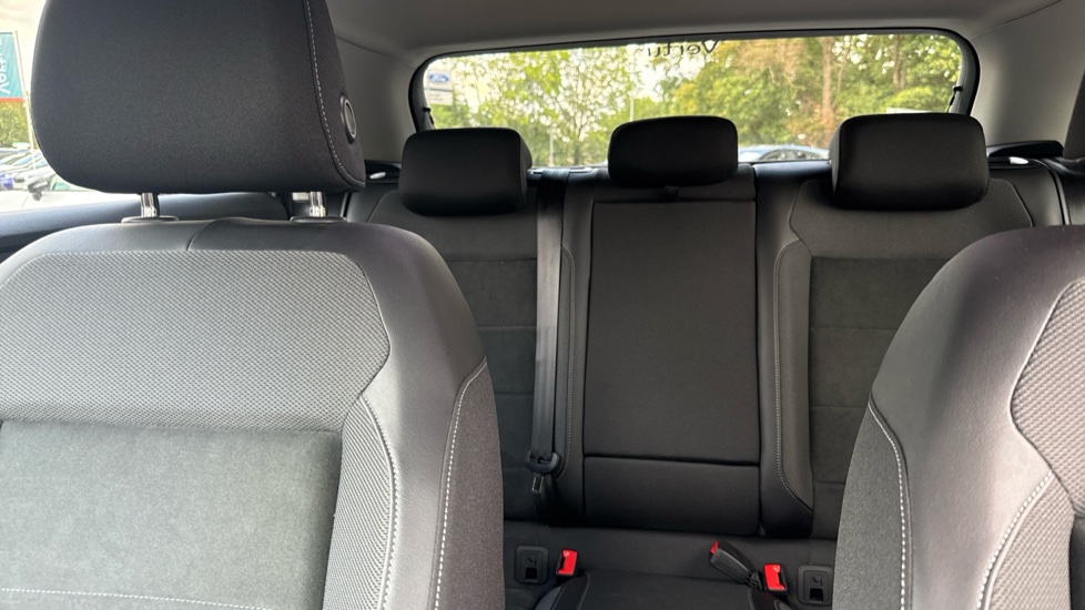 Volkswagen T-Roc 1.5 TSI Style 5dr Petrol Hatchback - Image 15
