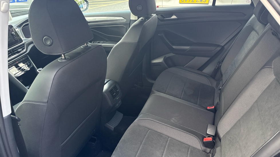 Volkswagen T-Roc 1.5 TSI Style 5dr Petrol Hatchback - Image 16