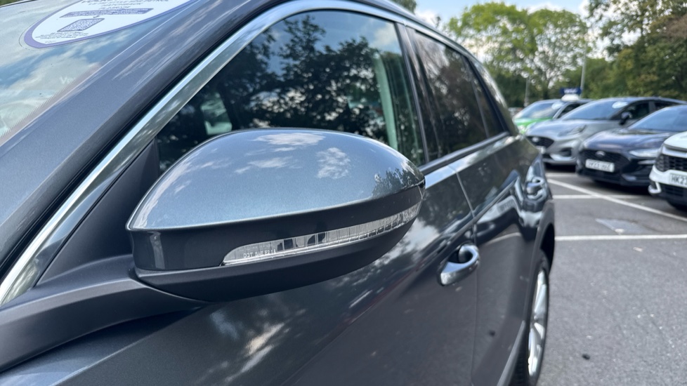 Volkswagen T-Roc 1.5 TSI Style 5dr Petrol Hatchback - Image 26