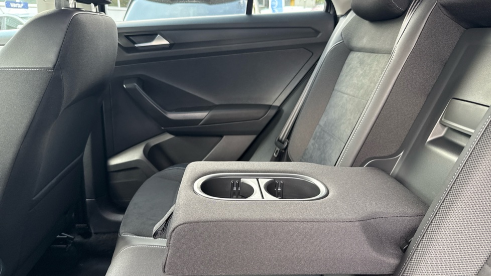 Volkswagen T-Roc 1.5 TSI Style 5dr Petrol Hatchback - Image 31