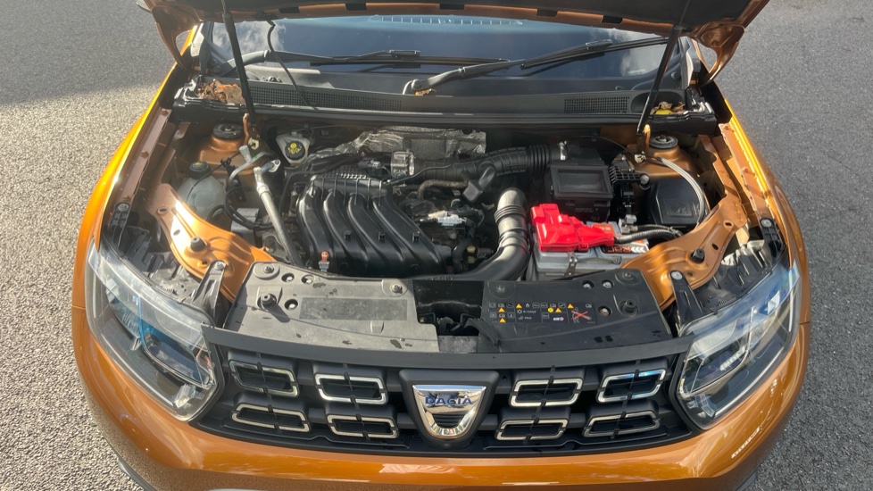 Dacia Duster 1.6 SCe Prestige 5dr Petrol Estate - Image 8