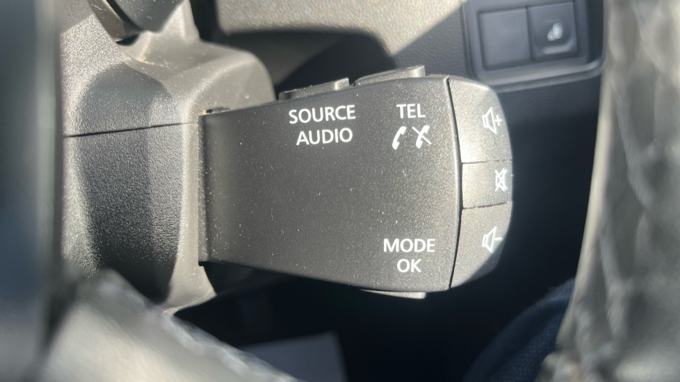 Dacia Duster 1.6 SCe Prestige 5dr Petrol Estate - Image 25