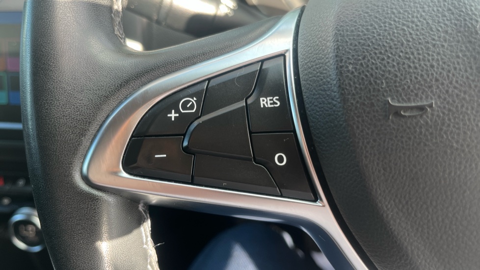 Dacia Duster 1.6 SCe Prestige 5dr Petrol Estate - Image 26