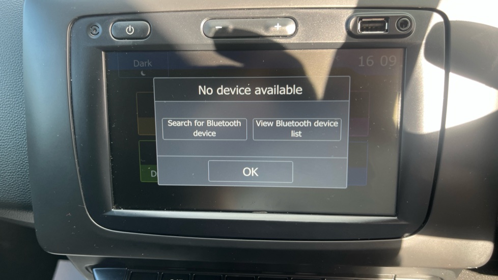Dacia Duster 1.6 SCe Prestige 5dr Petrol Estate - Image 33