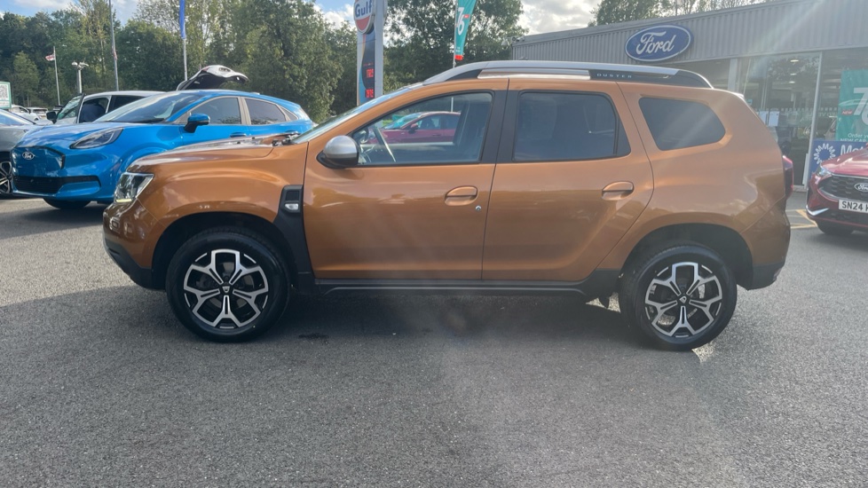 Dacia Duster 1.6 SCe Prestige 5dr Petrol Estate - Image 41