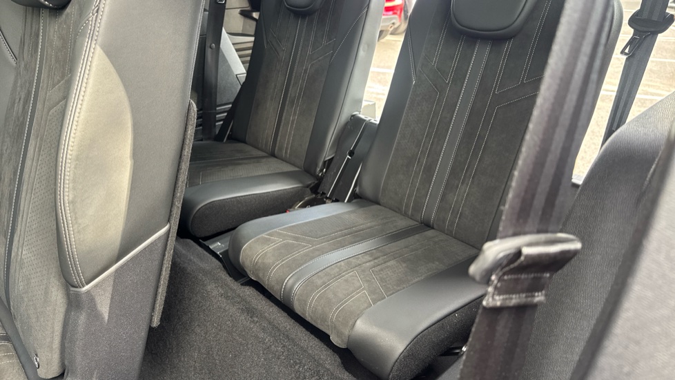 Peugeot 5008 1.2 PureTech GT Premium 5dr EAT8 Petrol Estate - Image 28