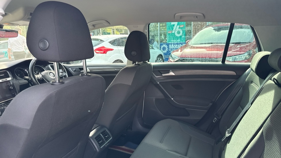 Volkswagen Golf 1.0 TSI 115 Match 5dr DSG Petrol Hatchback - Image 16