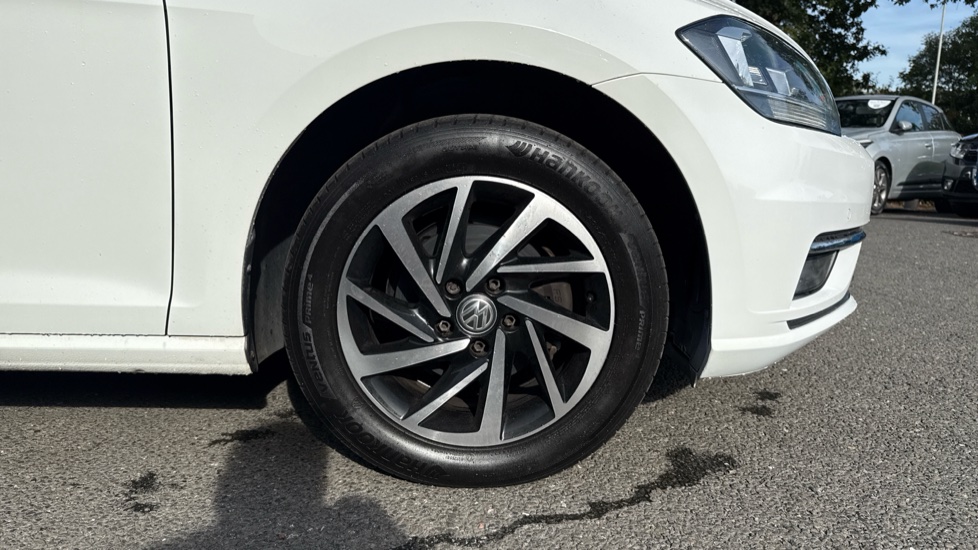 Volkswagen Golf 1.0 TSI 115 Match 5dr DSG Petrol Hatchback - Image 25