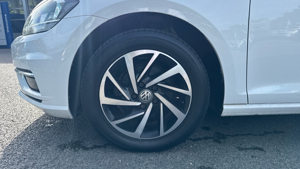 Volkswagen Golf 1.0 TSI 115 Match 5dr DSG Petrol Hatchback - Image 26
