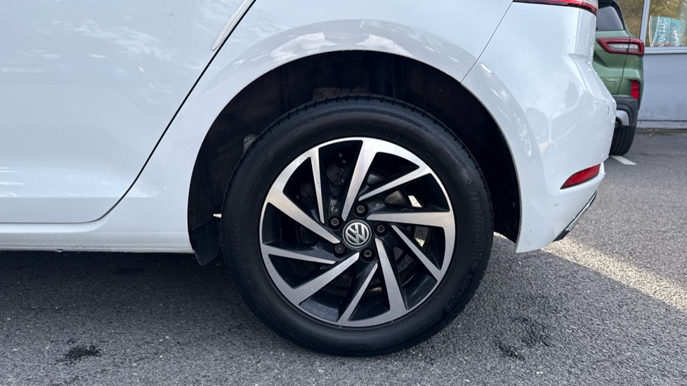 Volkswagen Golf 1.0 TSI 115 Match 5dr DSG Petrol Hatchback - Image 27
