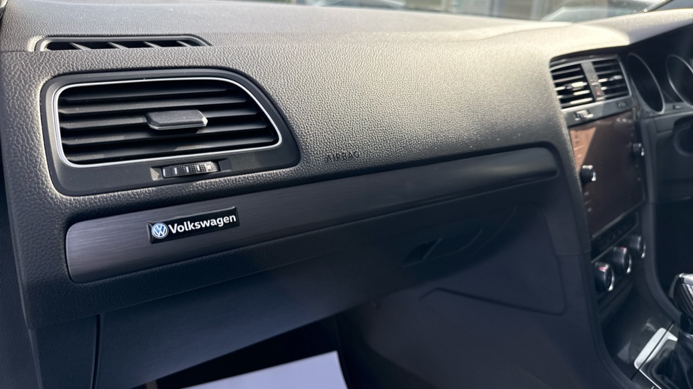 Volkswagen Golf 1.0 TSI 115 Match 5dr DSG Petrol Hatchback - Image 33