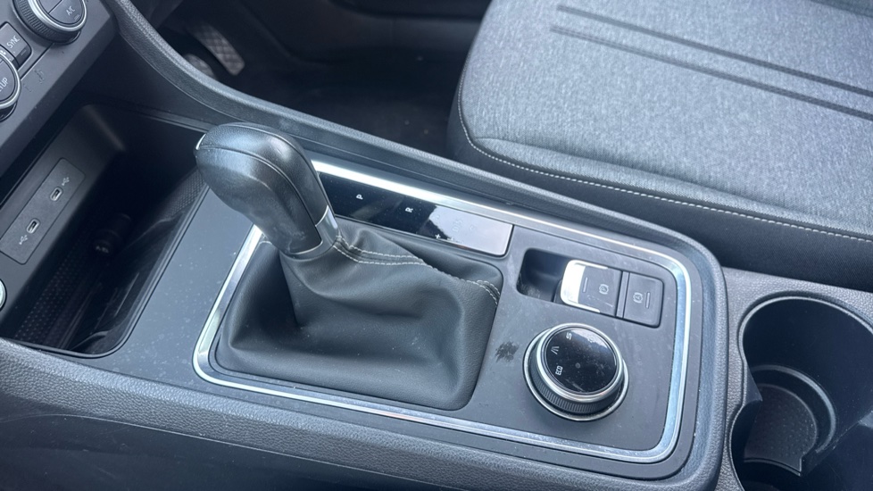 SEAT Ateca 1.5 TSI EVO SE Technology 5dr DSG Petrol Estate - Image 13