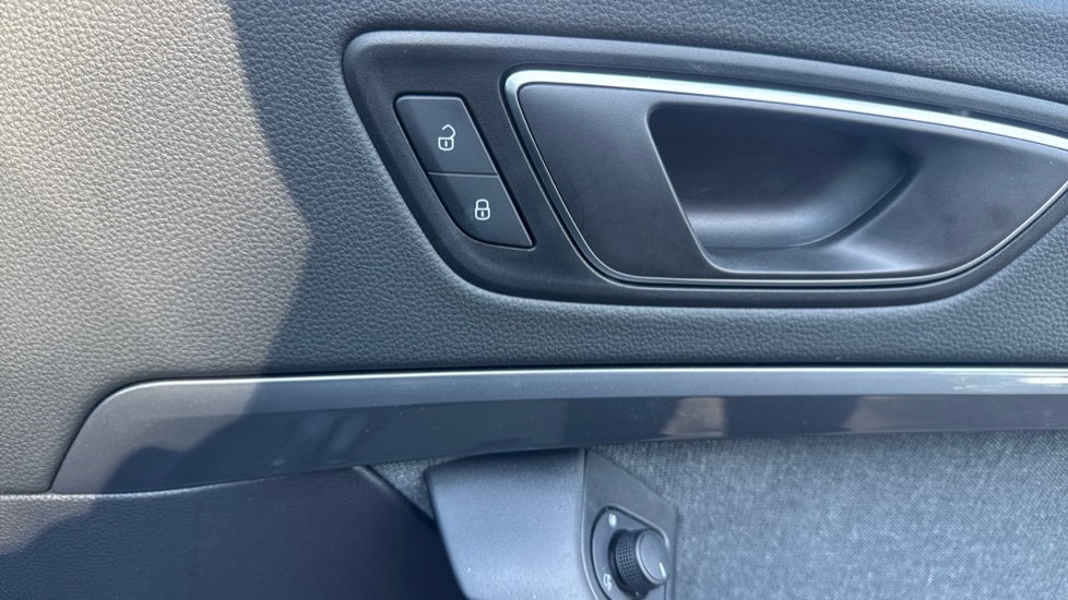 SEAT Ateca 1.5 TSI EVO SE Technology 5dr DSG Petrol Estate - Image 31